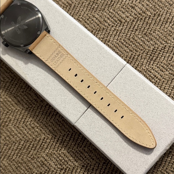 Adidas Process L1 watch - Picture 12 of 15